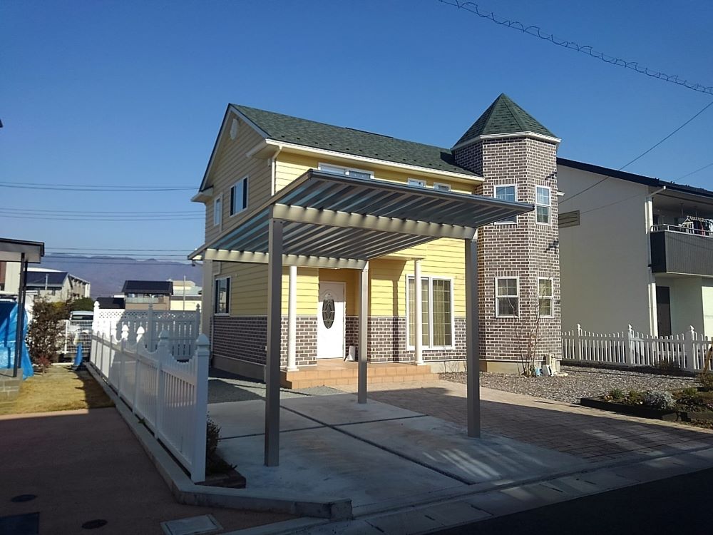 塔屋に図書室がある家